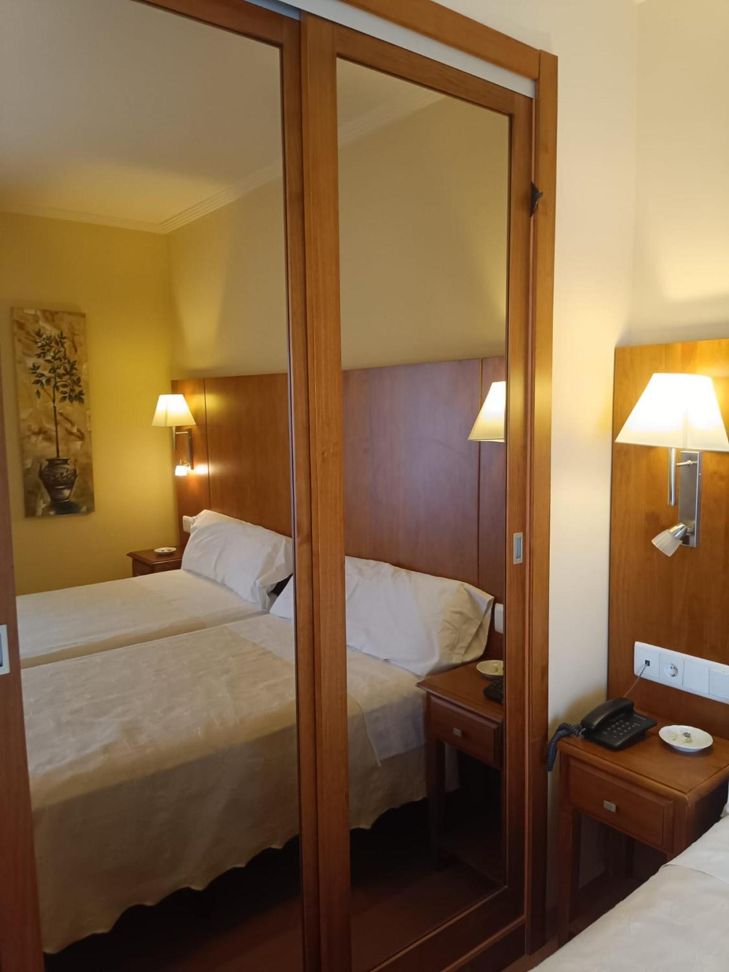 Hotel Villa De Larraga Екстер'єр фото